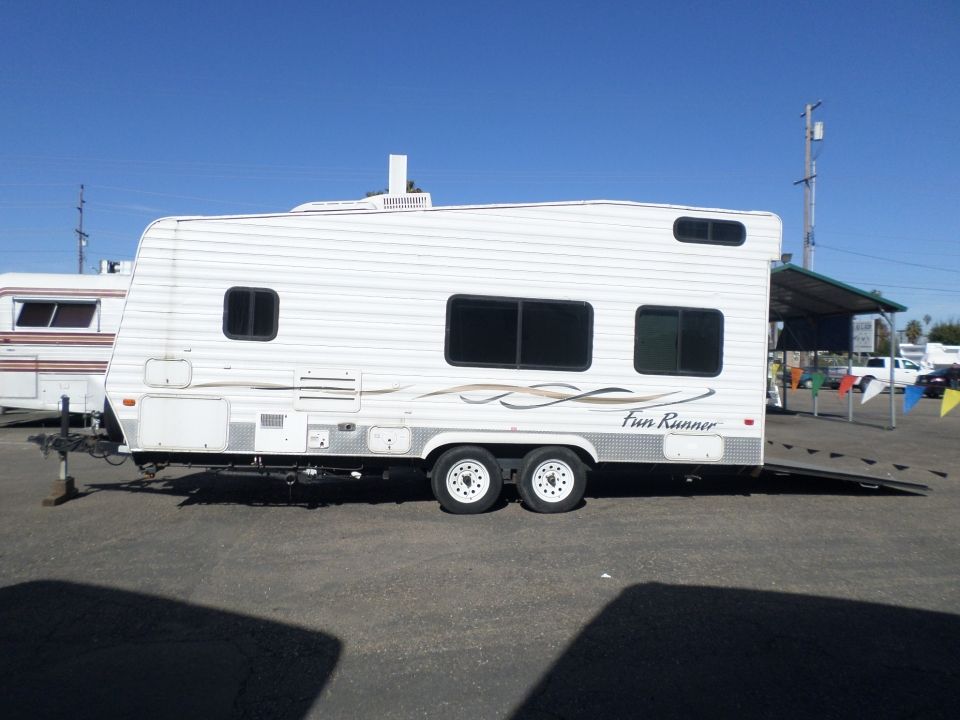 2009 Carson Fun Runner 222 Toyhauler rvs - by owner